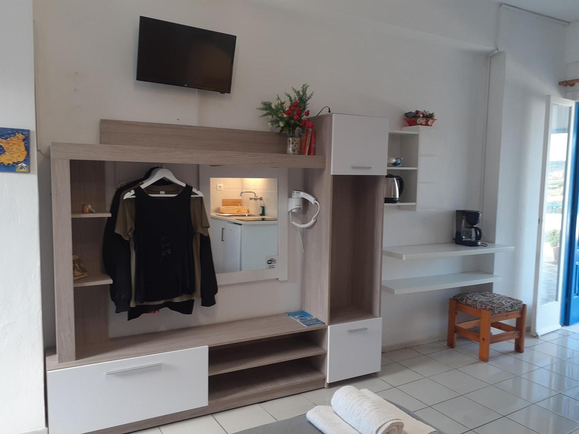 Studios Prevena Adamantas  Buitenkant foto